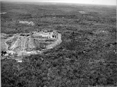 Adivino and Monjas, looking West