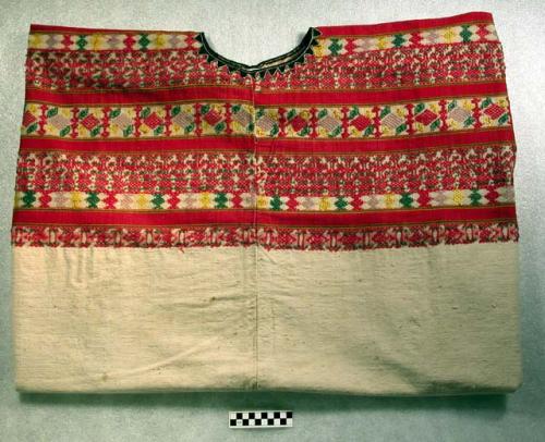 Huipil. Upper garment worn by women