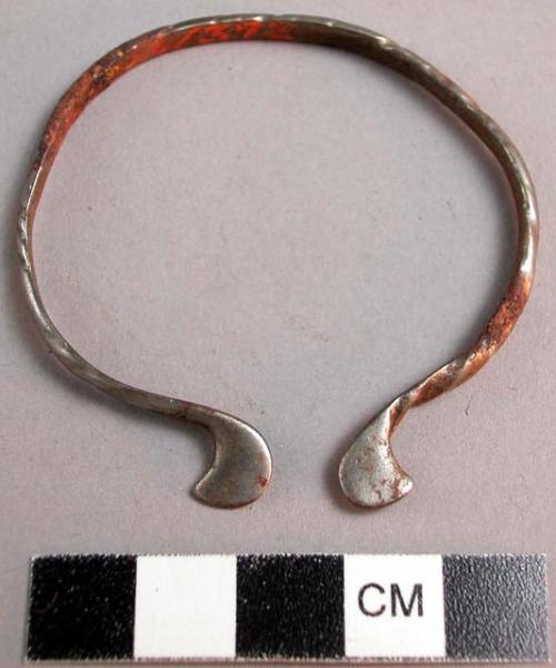 Twisted iron bracelet - flattened recurved ends