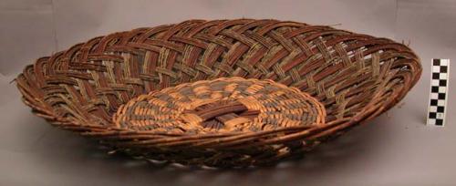 Wicker basket tray