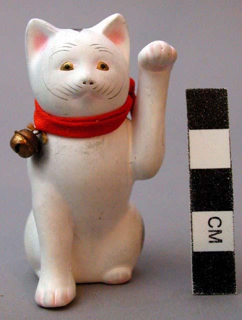 China ware "beckoning cat"