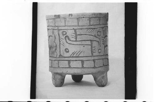 Tiquisate ware cylindrical tripod