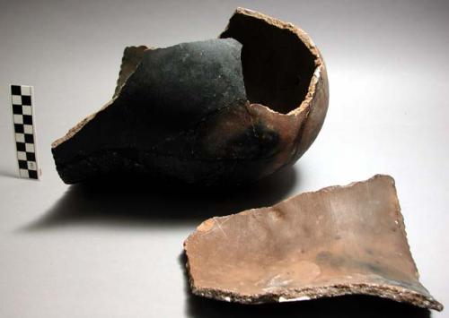 Pottery vessel - plain ware