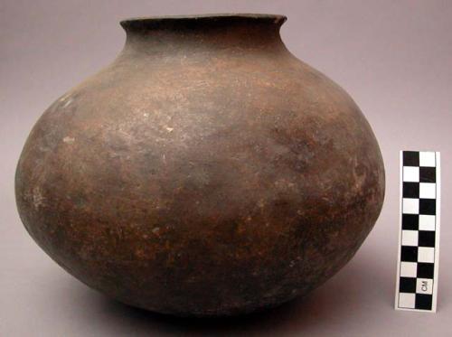 Pottery olla