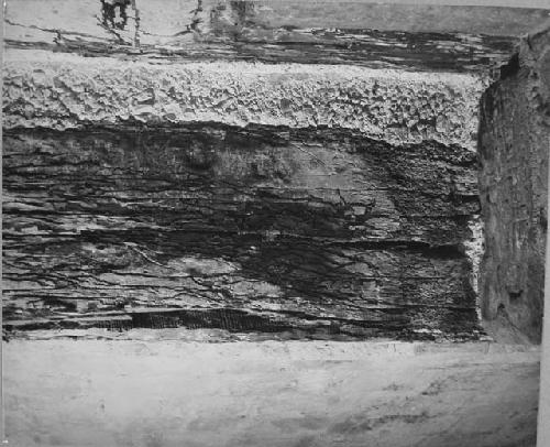 2D5. Bottom of outer side of beam above entrance.