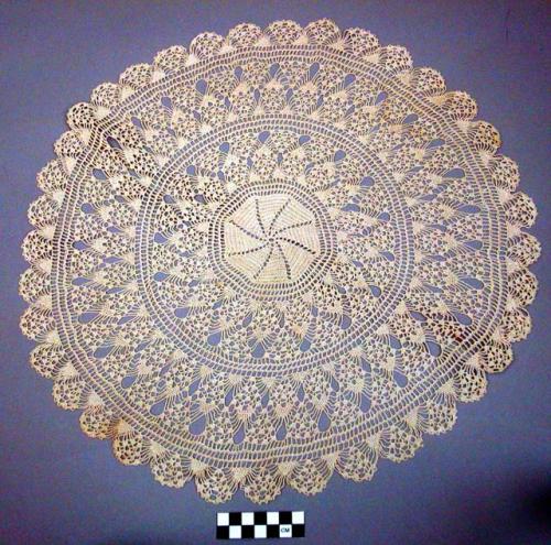 Round linen doily