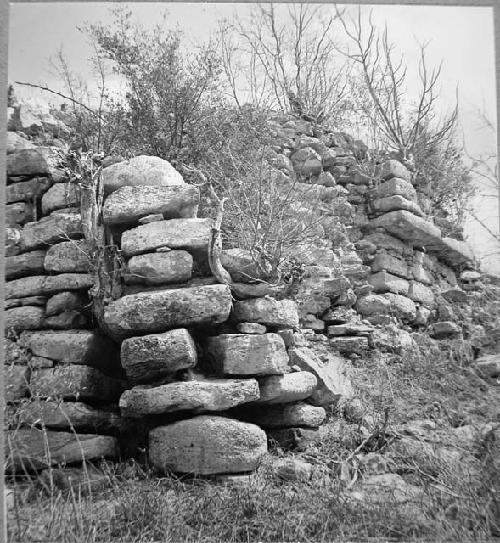 Str. 2, pyramid terrace walls