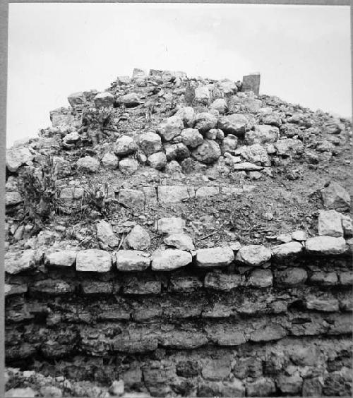 Early Classic and Late Classic vault masonry in North Group