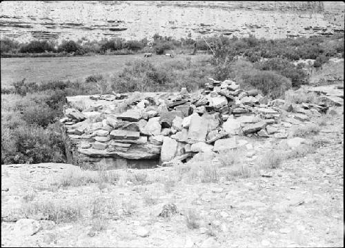 Ruins, Rocks