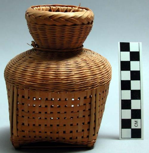 Miscellaneous baskets - for commercial uses, no real value to the +