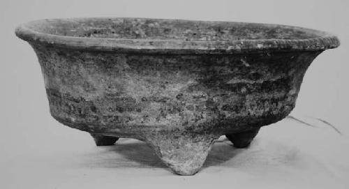 Deep tripod bowl - Pre-classic