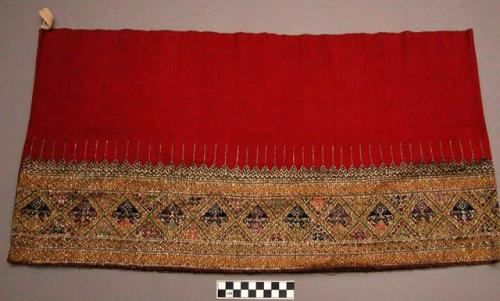 Old pasin border: red, yellow, and purple