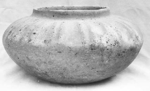 Usulutan Ware Jar. - Las Charcas Phase?