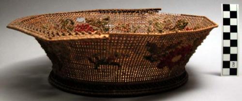 Miscellaneous baskets - for commercial uses, no real value to the +