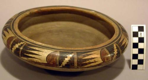 Ceramic bowl, polychrome exterior