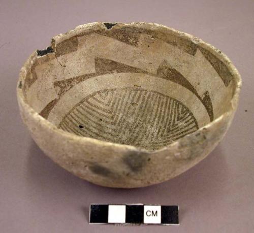 Pottery bowl, small, b/w