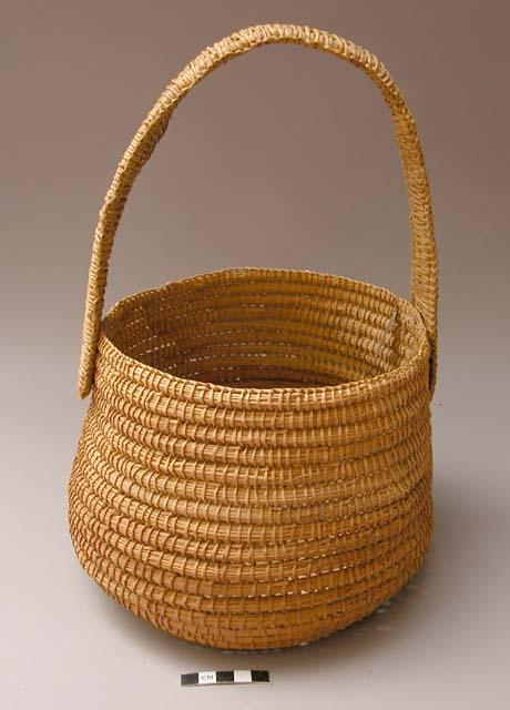 Round basket