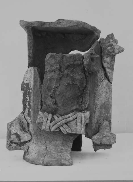 Fragmentary prong-top incense burner