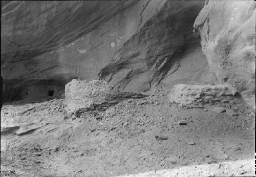 Kiva and Storehouses -- White House