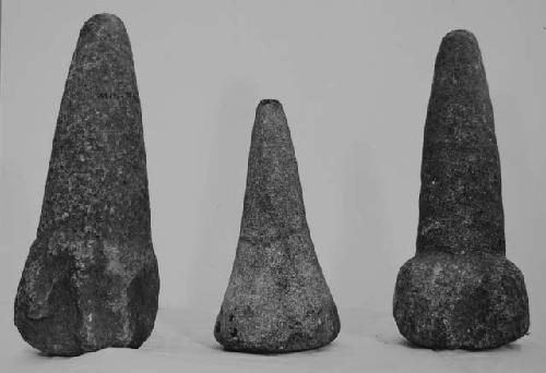 3 pointed stone objects