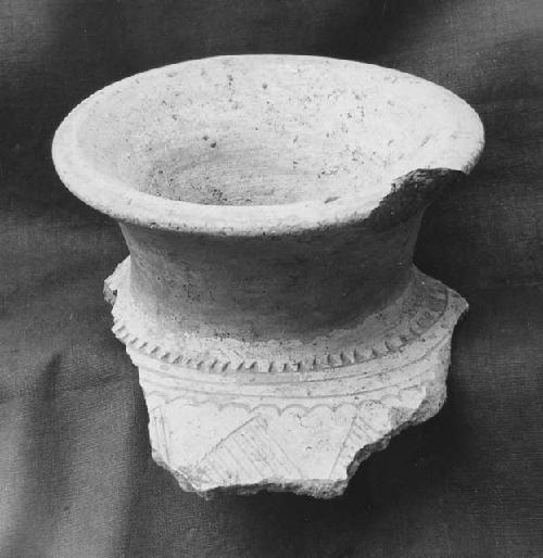 Neck of large, white-slipped jar, Miraflores