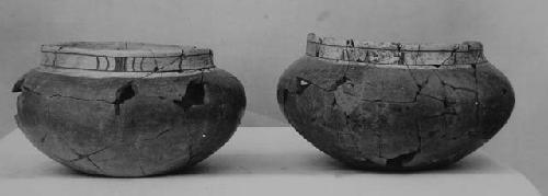 Usulutan wide-mouthed vessels with incised white rims.