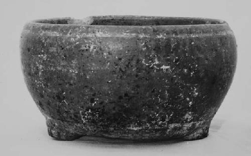 Deep tripod bowl - Pre-Classic