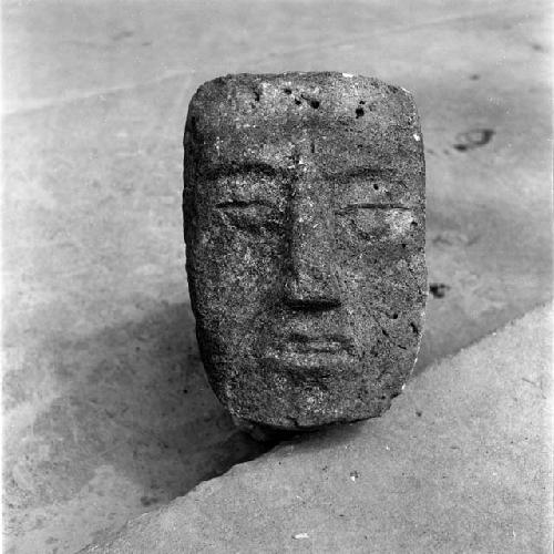 Tenoned head from Machaquila