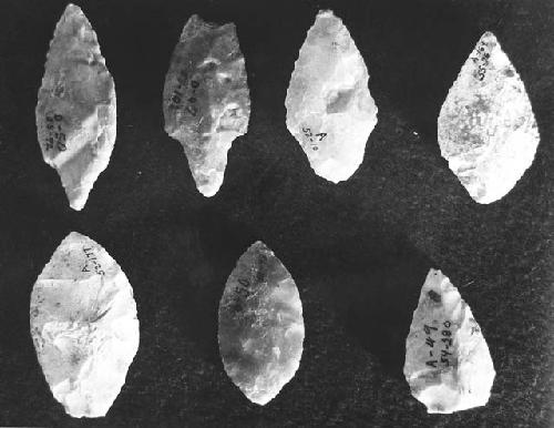 Small stemmed flint points & unstemmed. Class E-8, E-8a   cat # 53-92; 53-102; 5