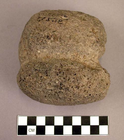 Irregular flat-ended stone hammer