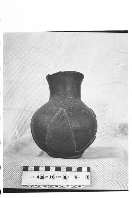 Annular-Based Pottery Jar