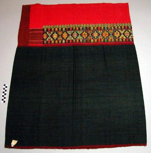 Pasin or skirt for festive occasions