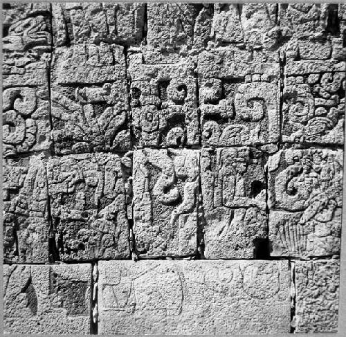 2D1. North Temple. Lower row across North vault.
