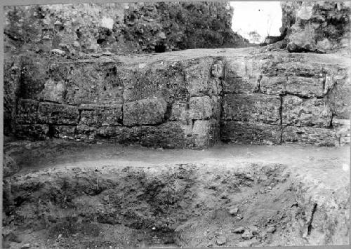 Mound 2, Trench E - wall after cleaning sec. 40