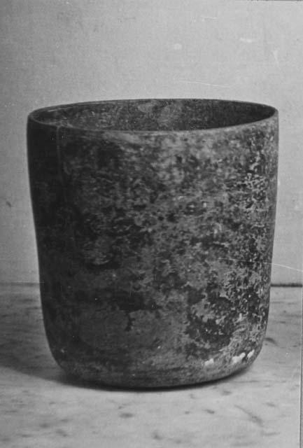 Pottery vessel