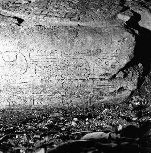 Stela 2 at Naranjo with glyphs inked in
