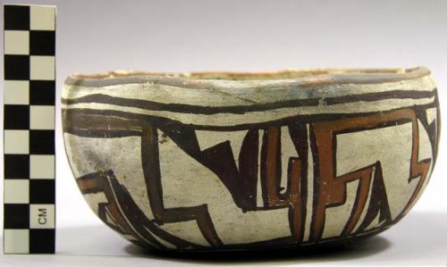 Bowl, polacca polychrome style c. int: splatter design; ext: linear design. 7.6