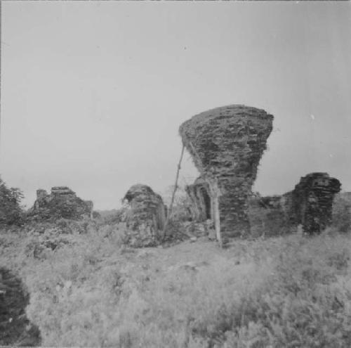 Buildings 3 and 5 at Comalcalco