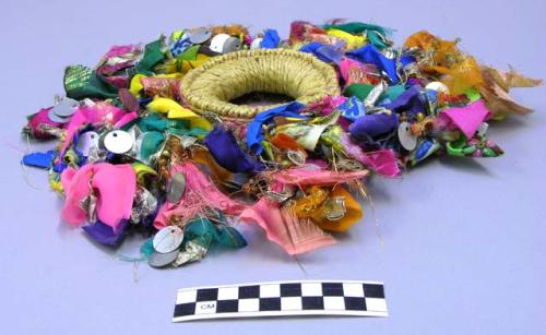 Fiber carrying ring, decorated