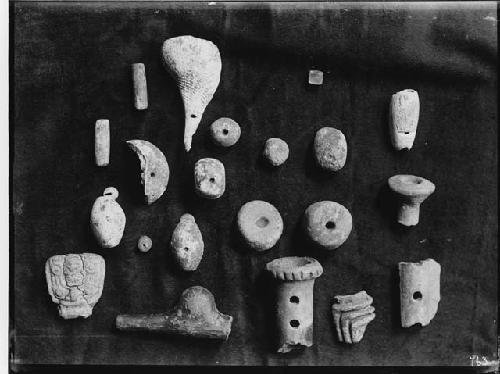 Beads and other artifacts from Chultunes