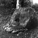 Sculpted head at El Baul