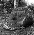 Sculpture of head at El Baul