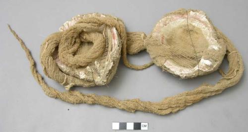 Textile bundle, spondylus