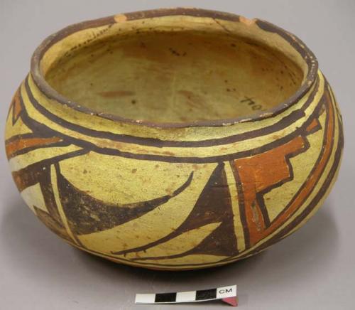 Bowl, polacca polychrome style c. int: splatter design; ext: linear design. 10.0