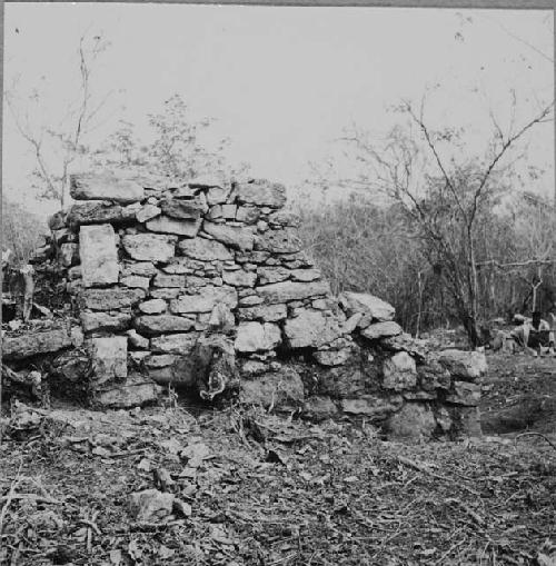 South end of front room at Structure Y2d