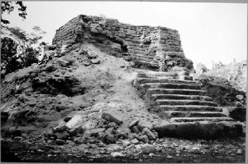 A-I: S. stairway and top platform  Period d