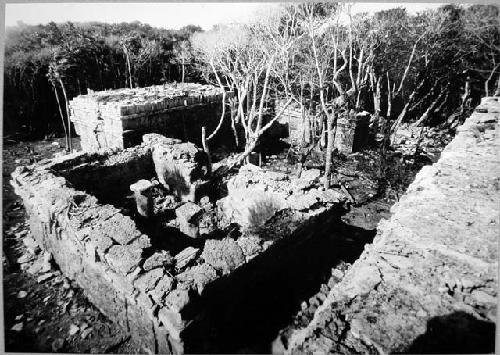 Structures 3, 9 and 10 from south wing of Castillo