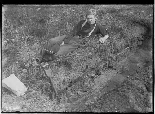 Refuse heap B, antler implement in position - Durfee Site