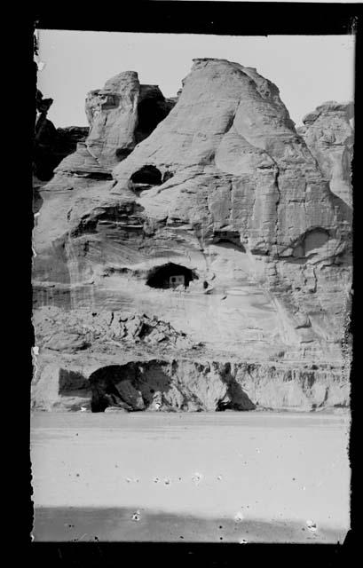 White House and other caves with ruin belonging with it