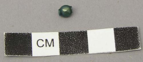 Bead, green glass bead, round